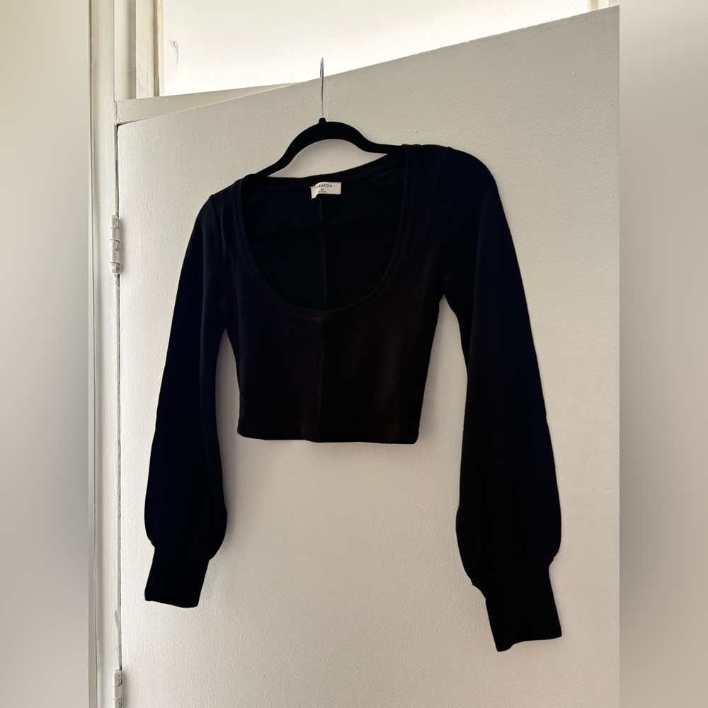 Aritzia Babaton Black Scoop-Neck Cropped Long-Sleeve Top